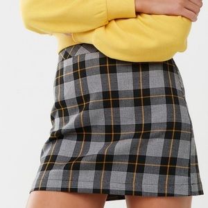 Plaid black mini skirt